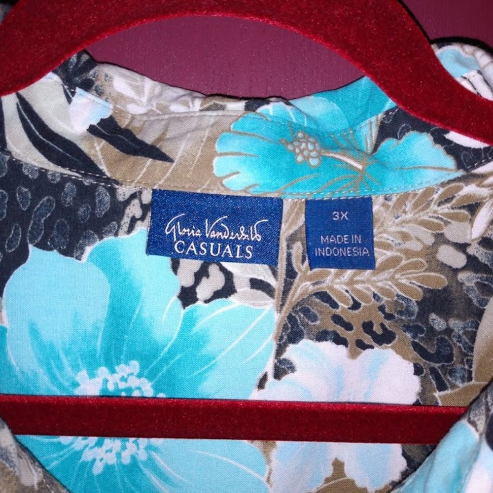 🌎Gloria Vanderbilt || Alice Blue Hibiscus Shirt - Picture 6 of 7